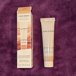 Laura Mercier Natural Skin Perfector with SPF 30